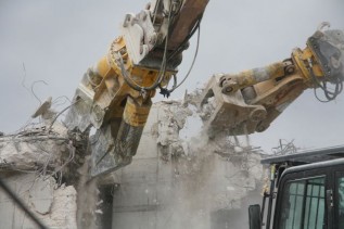 CC 6000 U (left) and CC 3300 B (box shape) in hospital demolition.